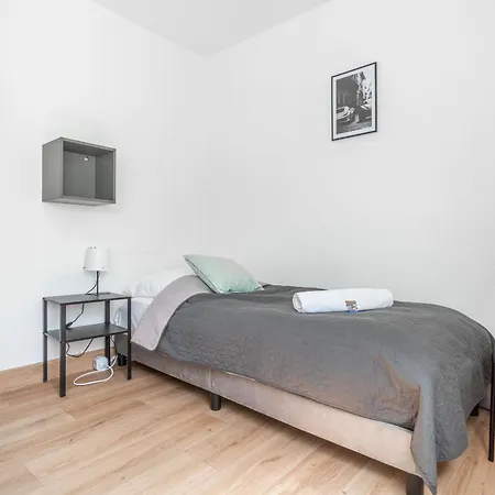 Worker's K10 - Stadt-apartment Fuer 3 Personen Apartmán